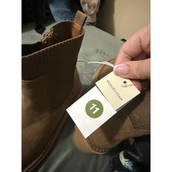 size 11 Universal Thread Tan Chunky Ankle Boots NWT - Picture 6 of 6